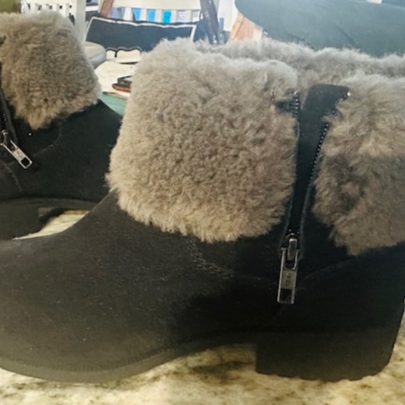 UGG CALF BOOTS BRAND NEW NEVER WORN US SIZE 9.5 - Picture 8 of 13